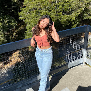 Meet your Posher, Cristina